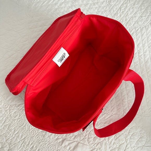 NWT Trader Joe's Mini Insulated Bag RED - Picture 4 of 10